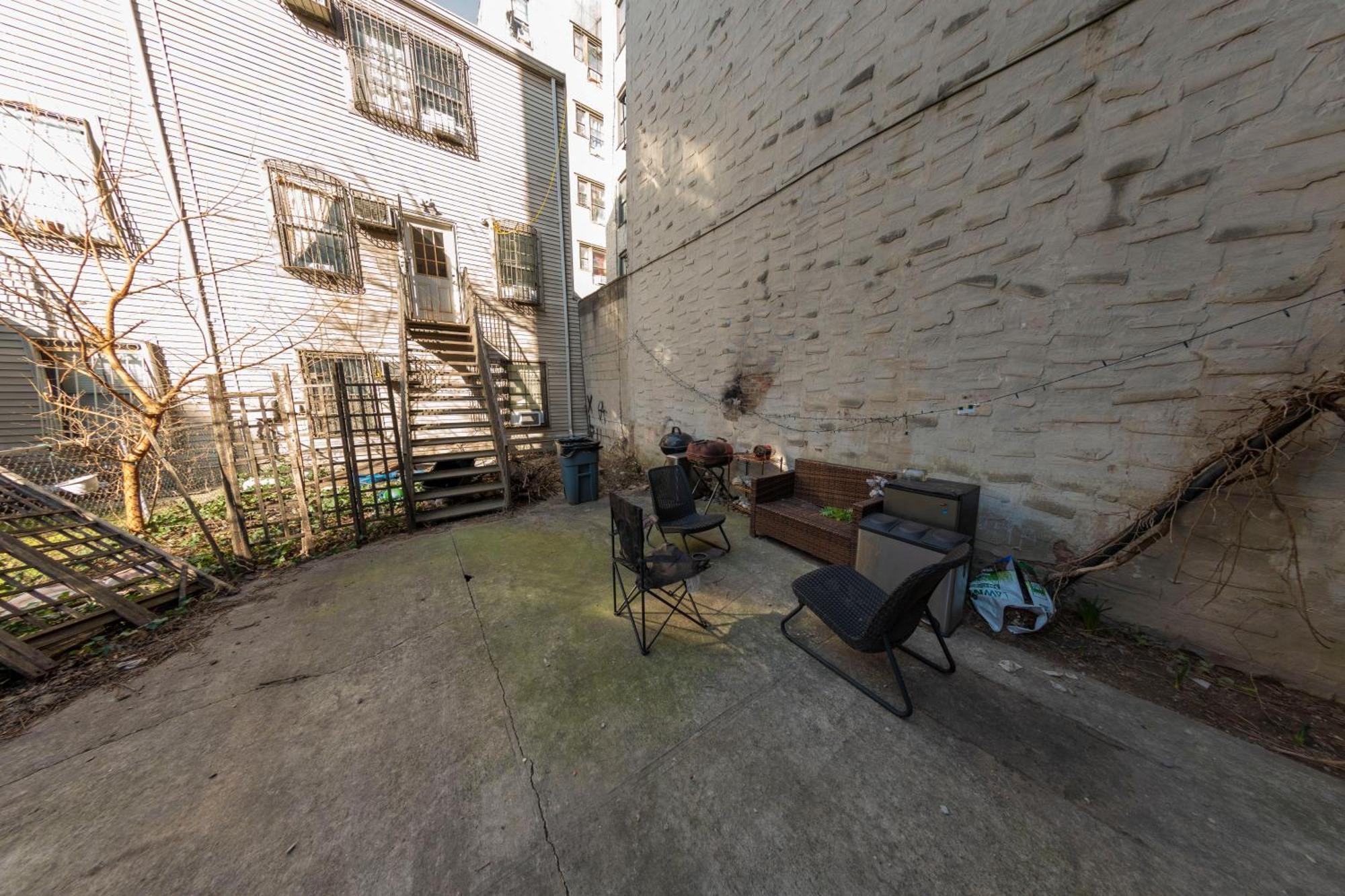 Central & Affordable Williamsburg Private Bedroom Close To Subway