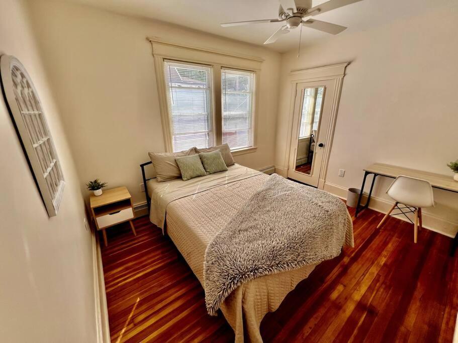 Modern - 3 Bedrooms, 2 Bathrooms Nova York