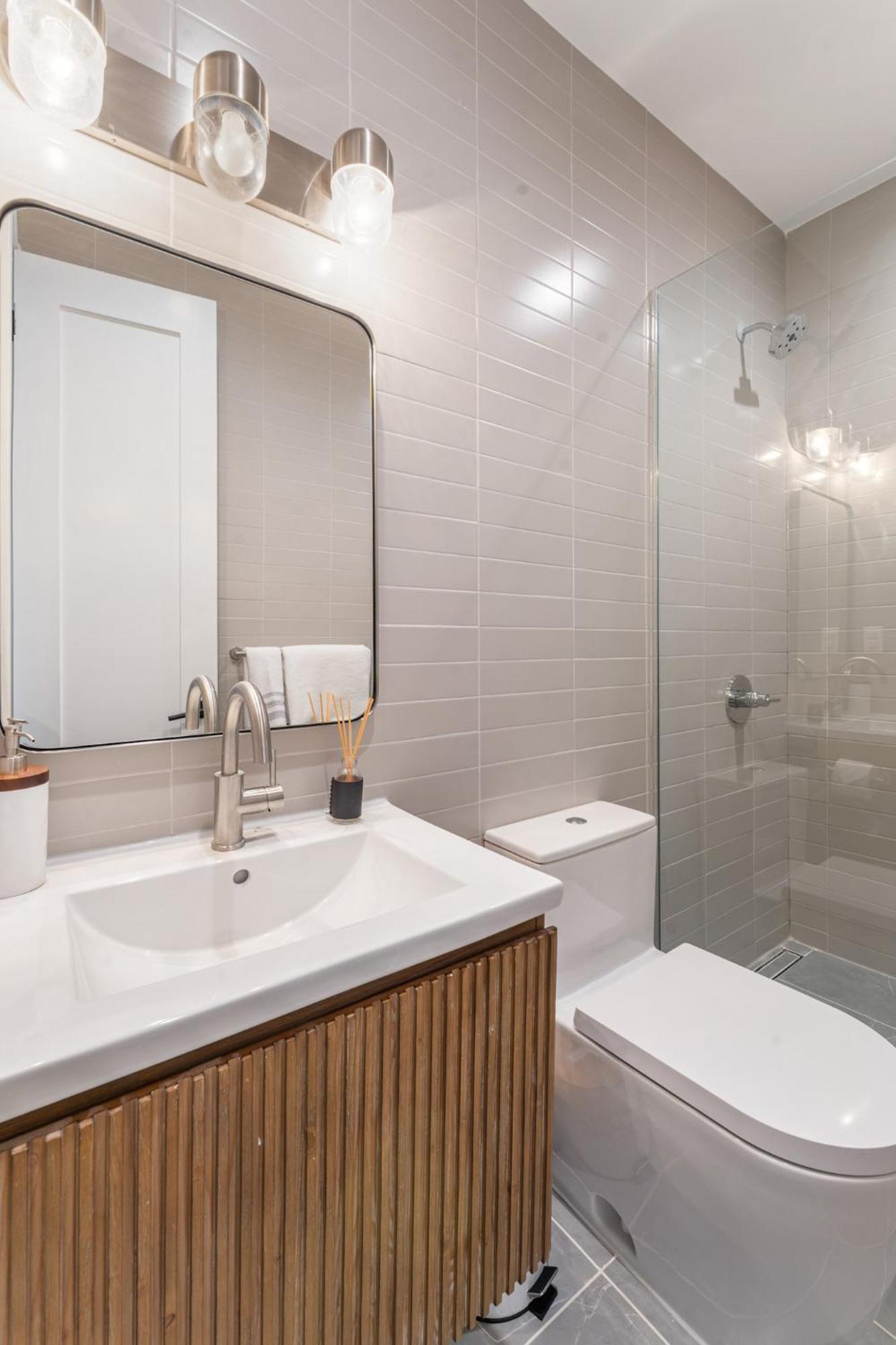 Luxurious Harlem With Modern Amenities, Outdoor Patio! Apartment New York City