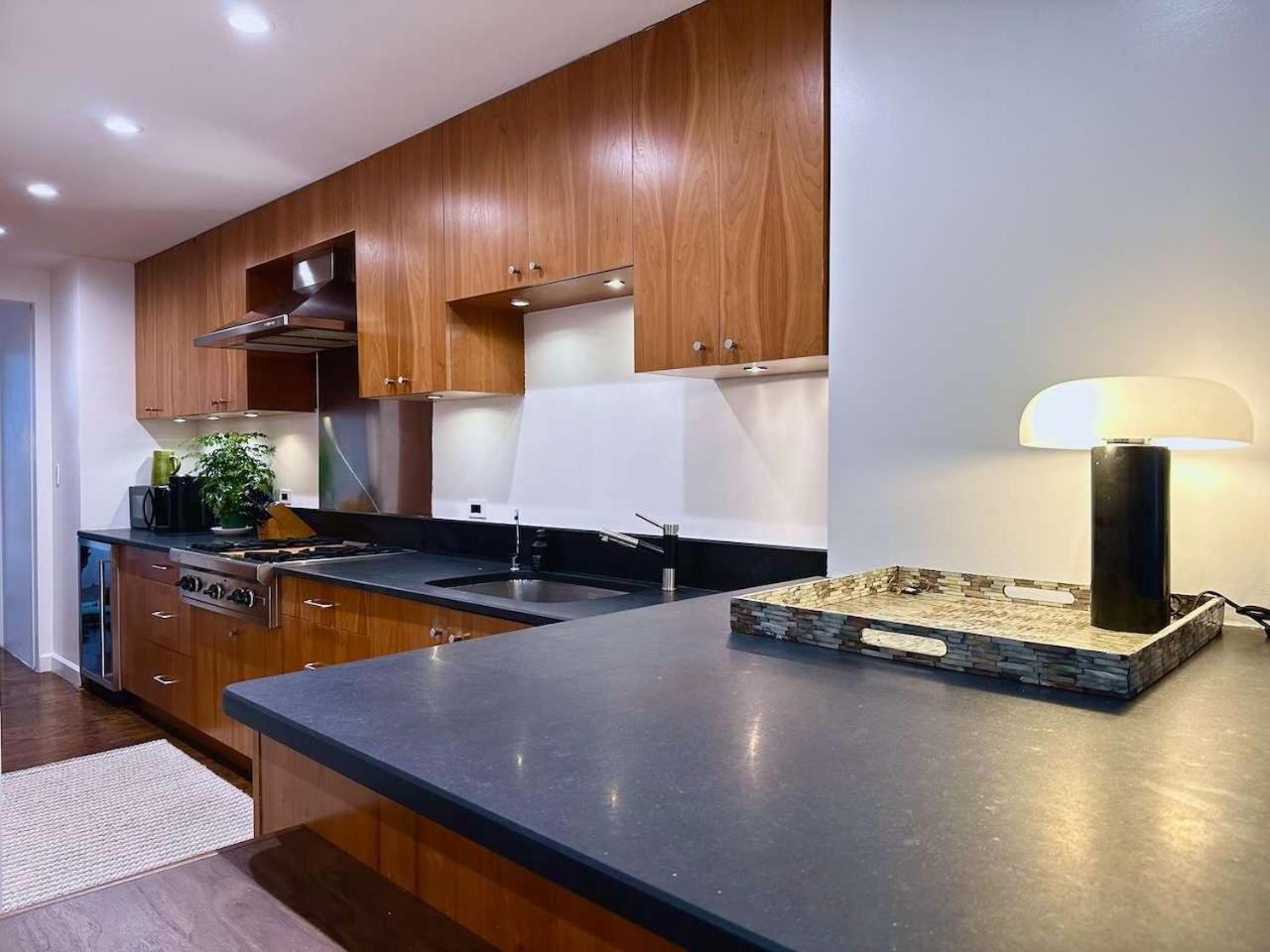 Сasa de vacaciones Private Townhome Near Un *