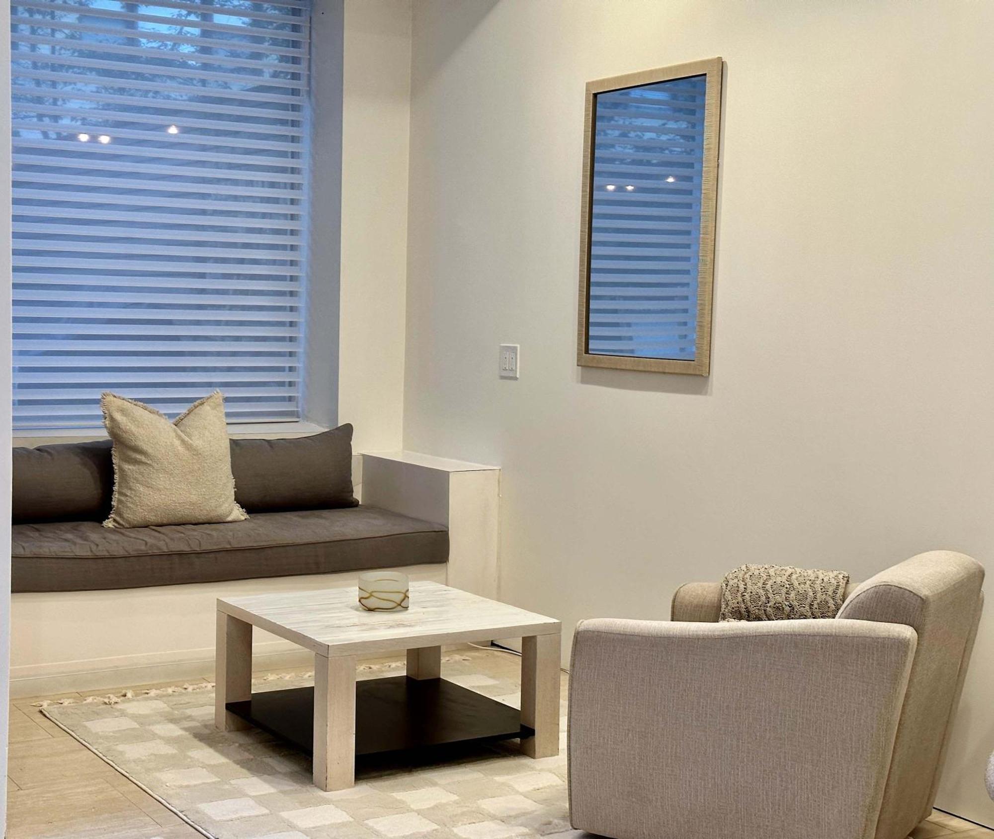 Private Townhome Near Un Nueva York