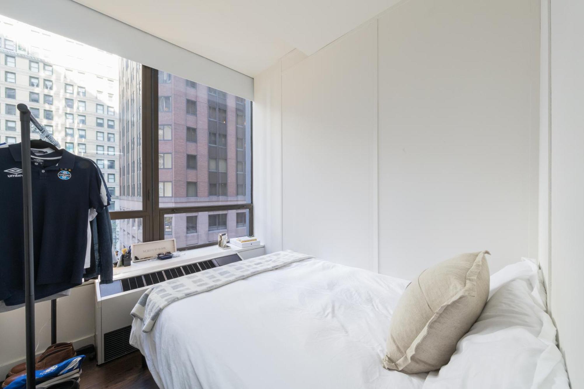 Outstanding & Bright 5bdr & 2 Bth In Downtown Manhattan Appartement