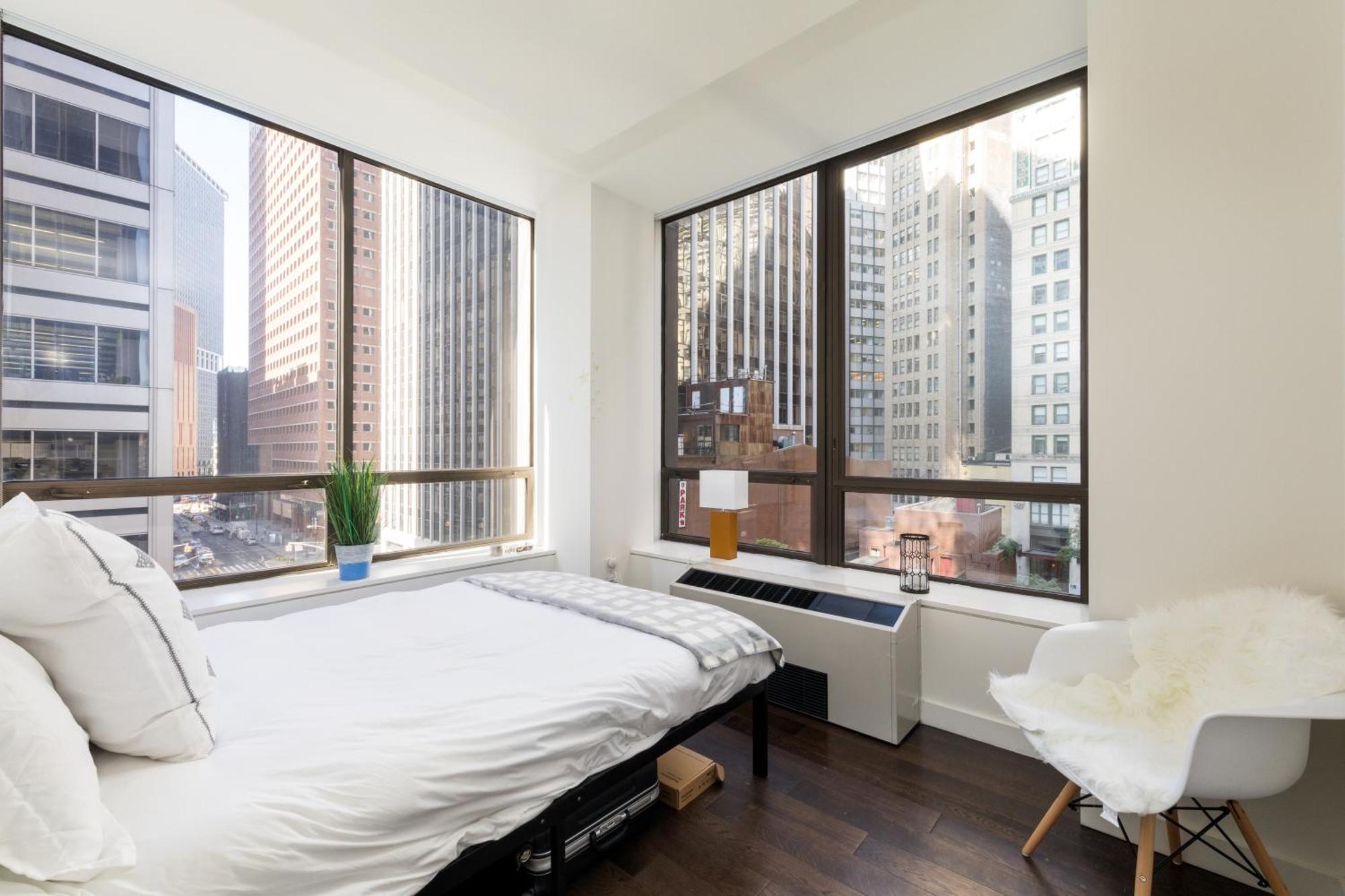 Outstanding & Bright 5bdr & 2 Bth In Downtown Manhattan Appartement *