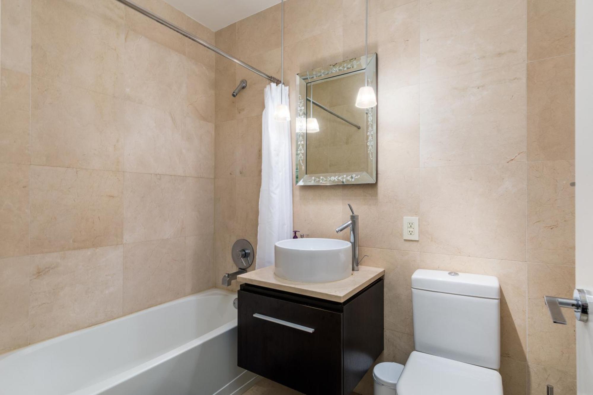 Outstanding & Bright 5bdr & 2 Bth In Downtown Manhattan New York