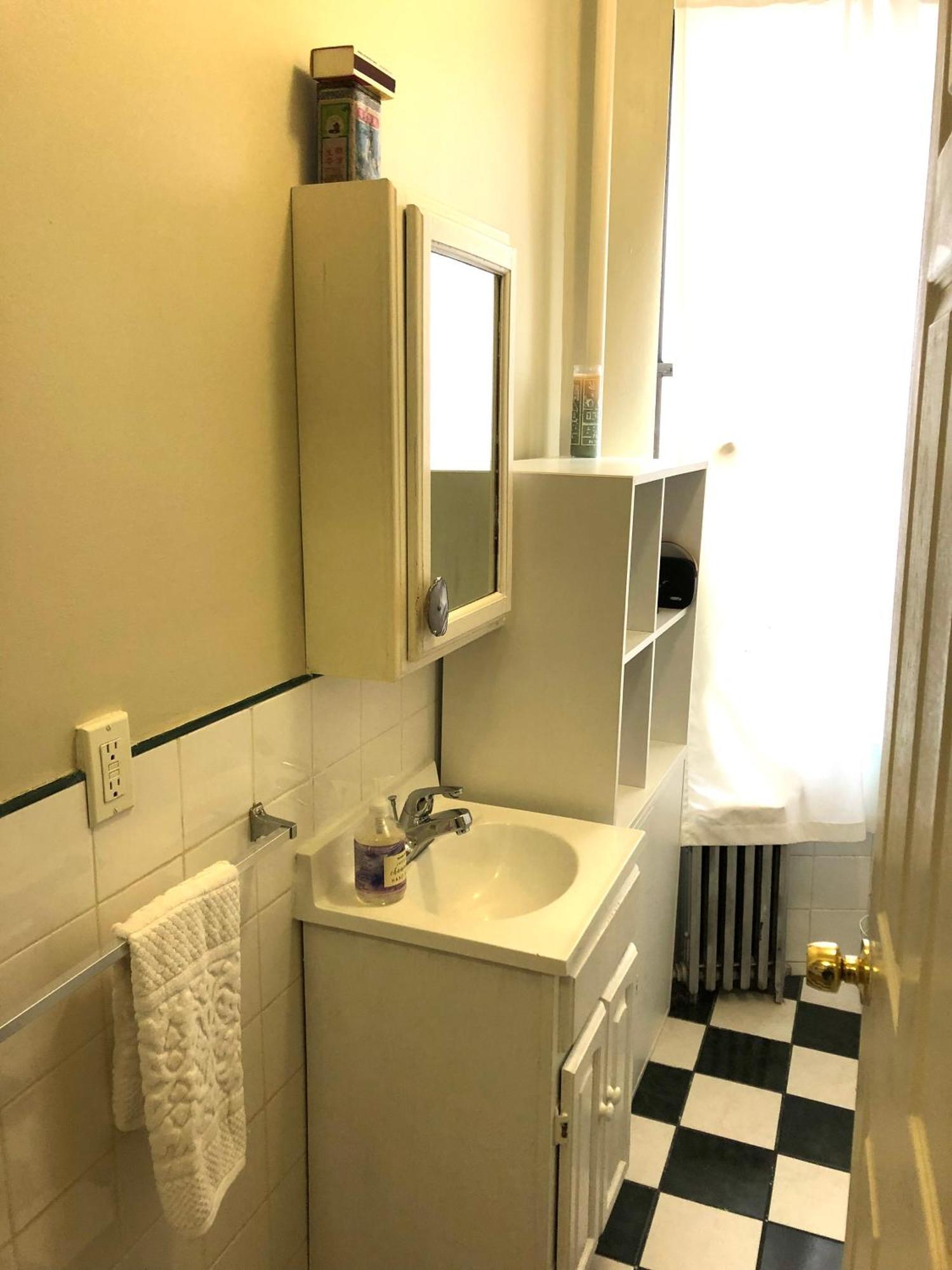 Bright Artist 2 Bedroom - One Block From Prospect Park - Across From The Train New York