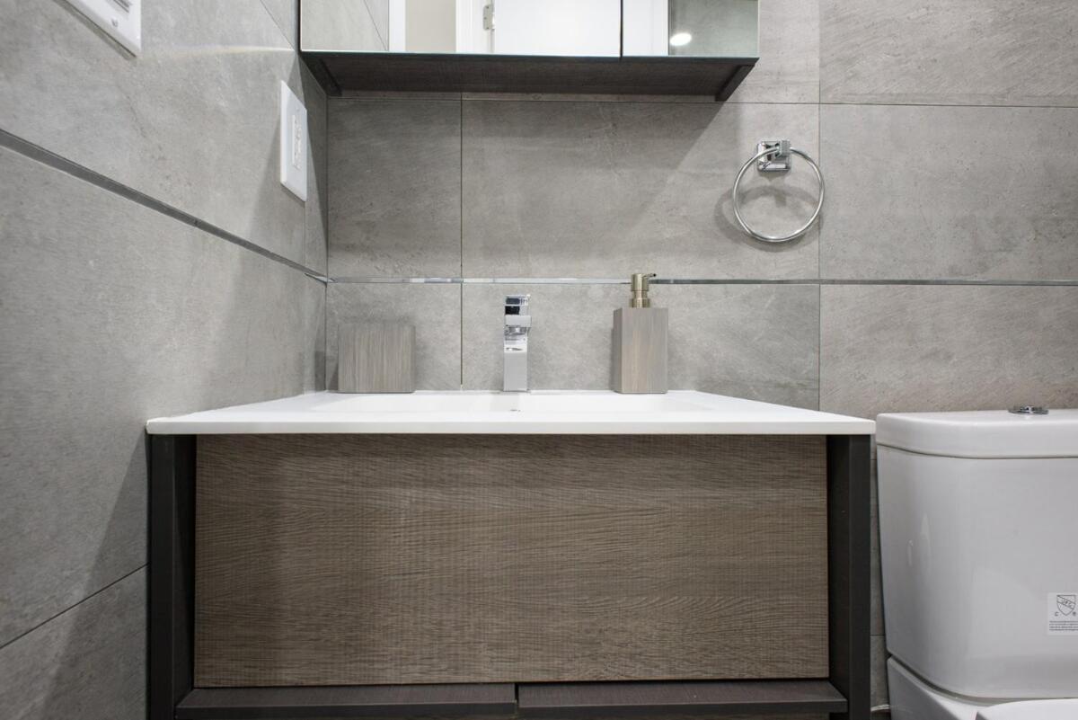 75-1c New 1br Prime Ues W D The Unit Value Appartement