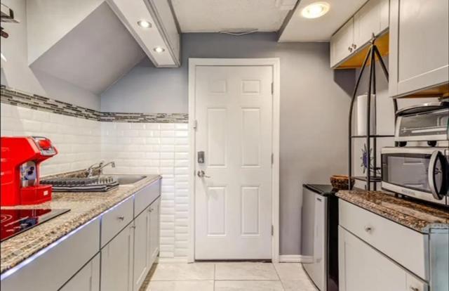 Brooklyn Spacious Space With Private Entrance, Bathroom, & Backyard - Full-kitchen Apartamento Nueva York