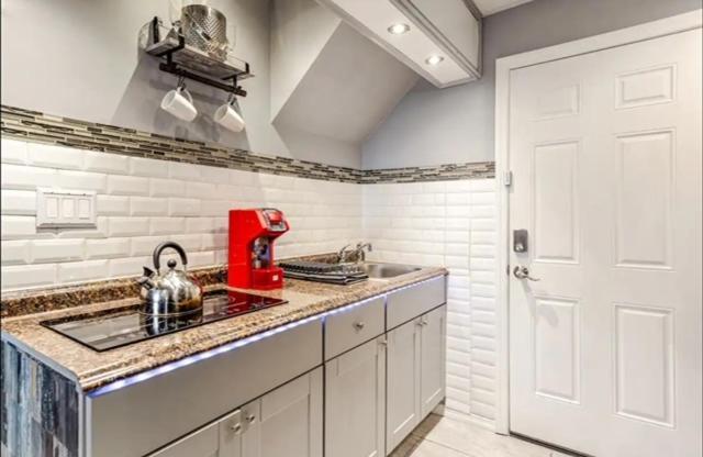 Appartement Brooklyn Spacious Space With Private Entrance, Bathroom, & Backyard - Full-kitchen