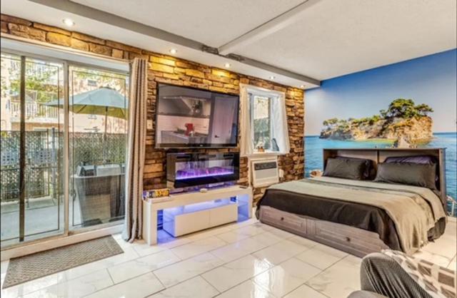 Brooklyn Spacious Space With Private Entrance, Bathroom, & Backyard - Full-kitchen Nueva York