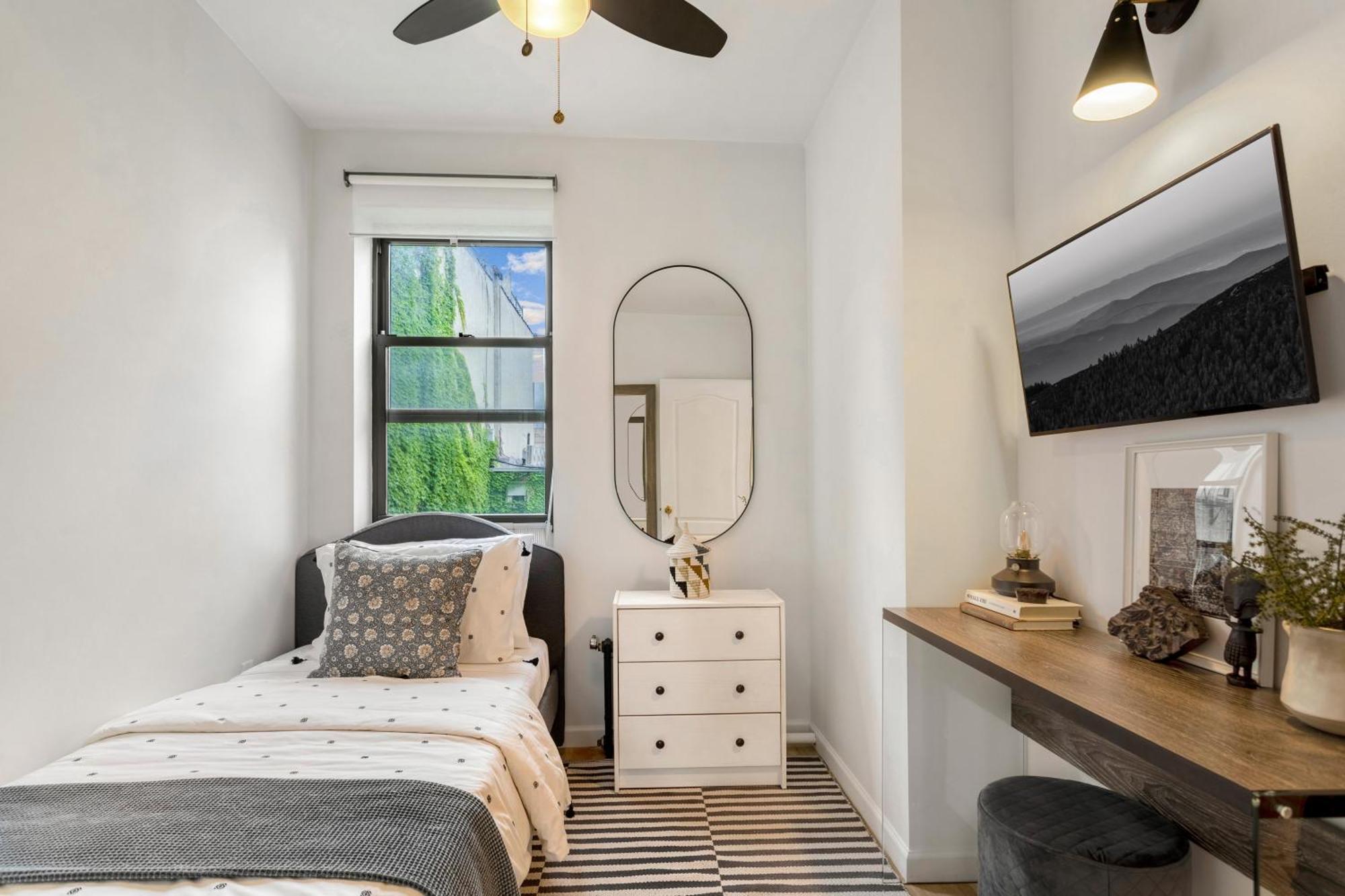 Bright Designer In Historic Harlem, 20 Minutes From Times Square! Appartement