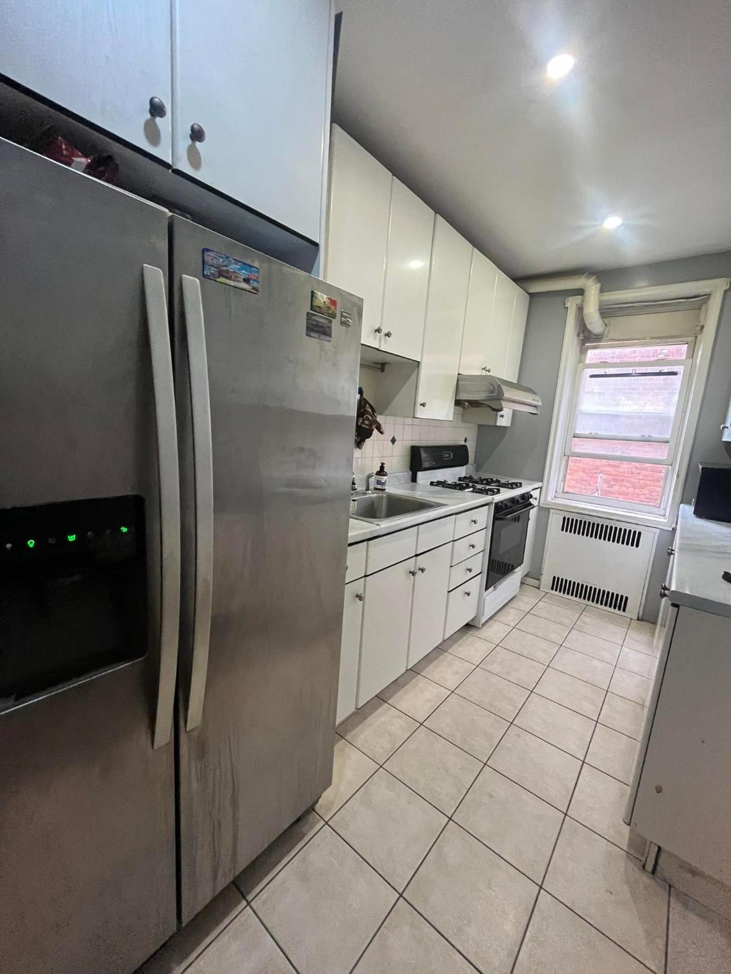 Lejlighed 2 Large Bedrooms In Rego Park