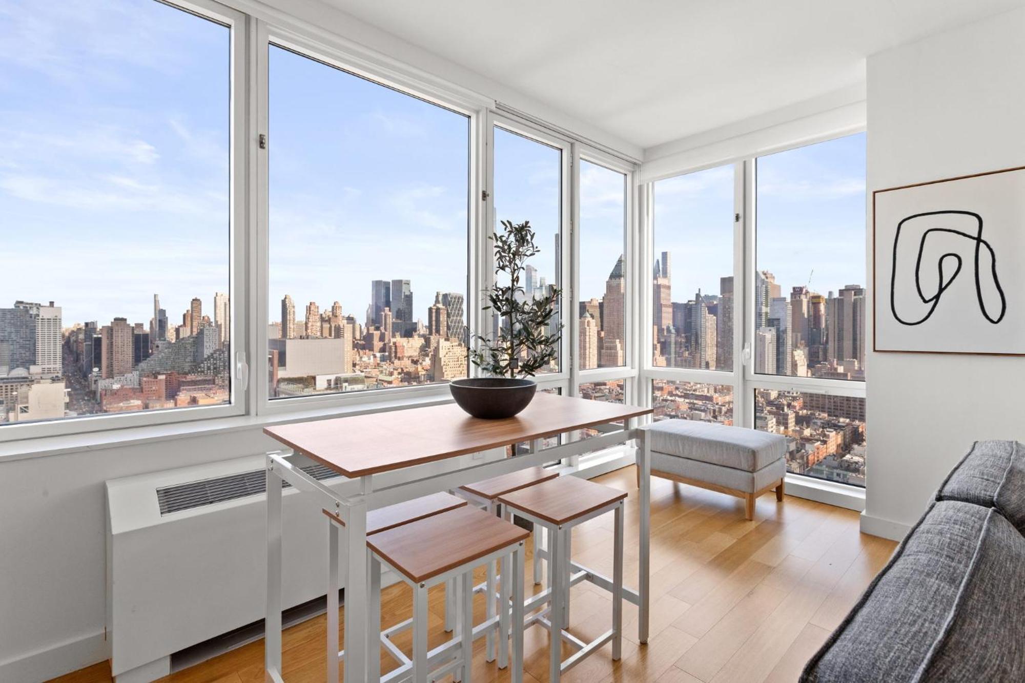 1 Bd Luxury With Stunning Views Appartamento *