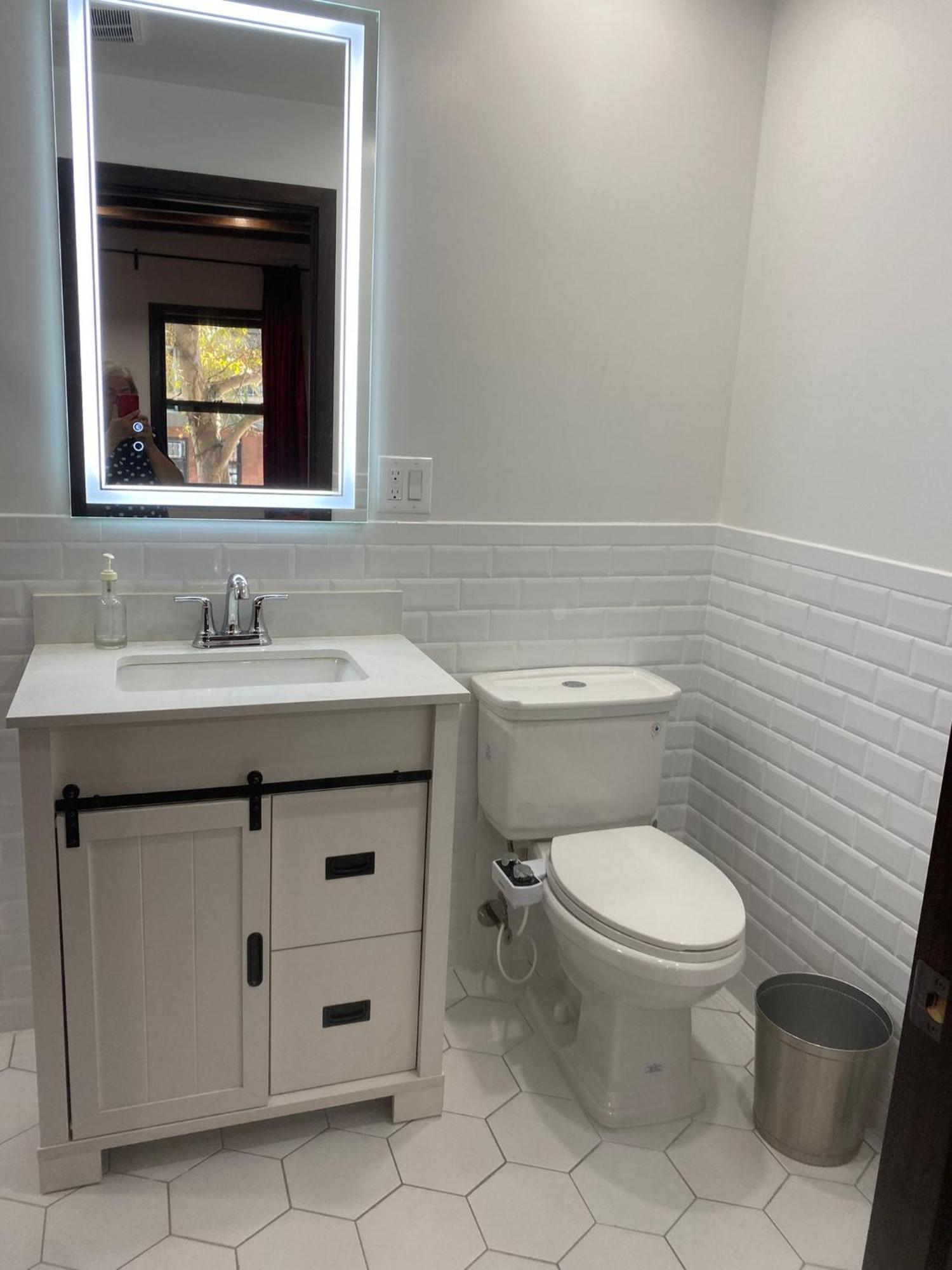 Appartement Cozy Bedroom With Bath And Separate Entrance *