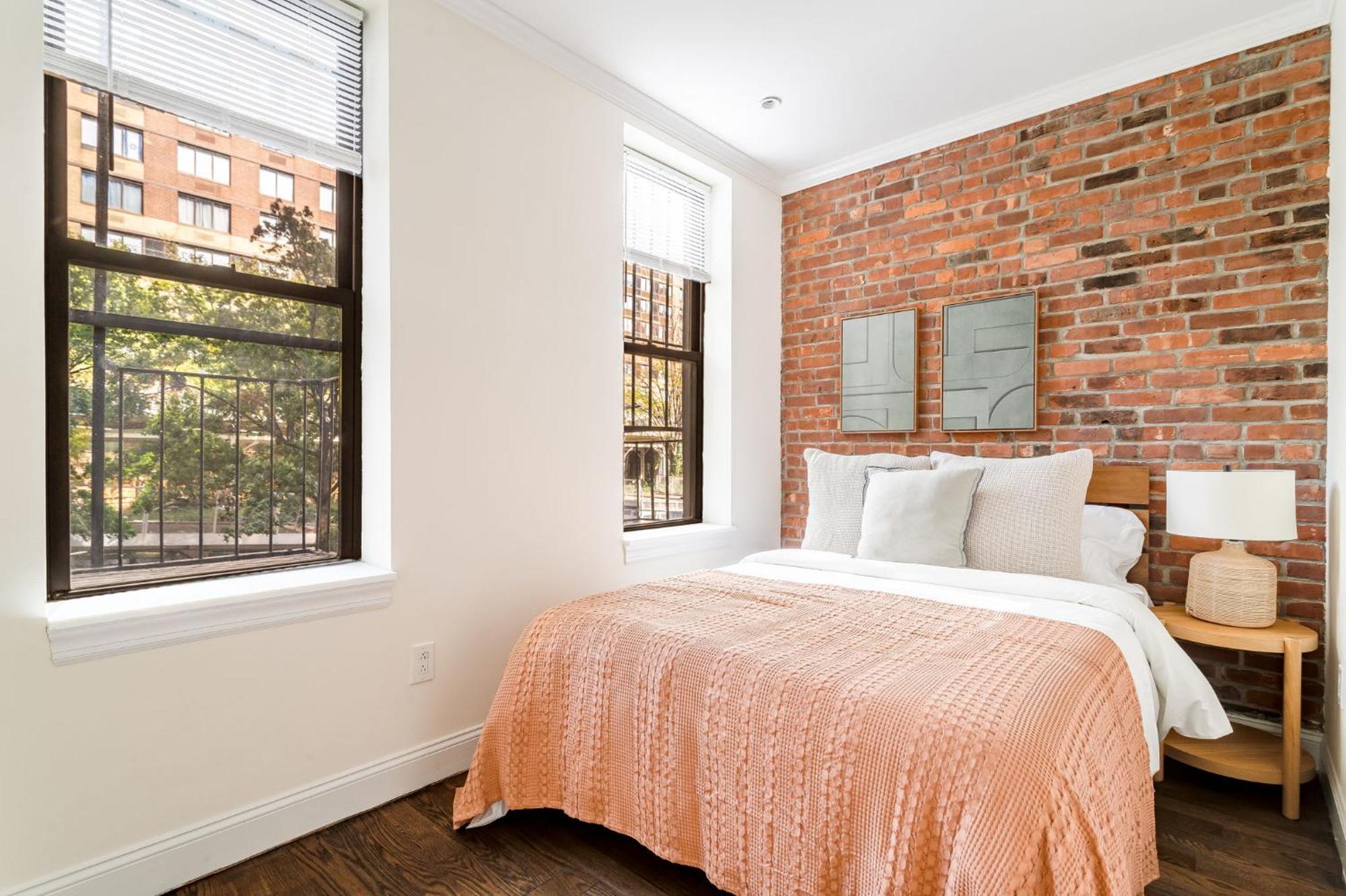 Chic Near 3rd Street Promenade With Shared Bathroom New York