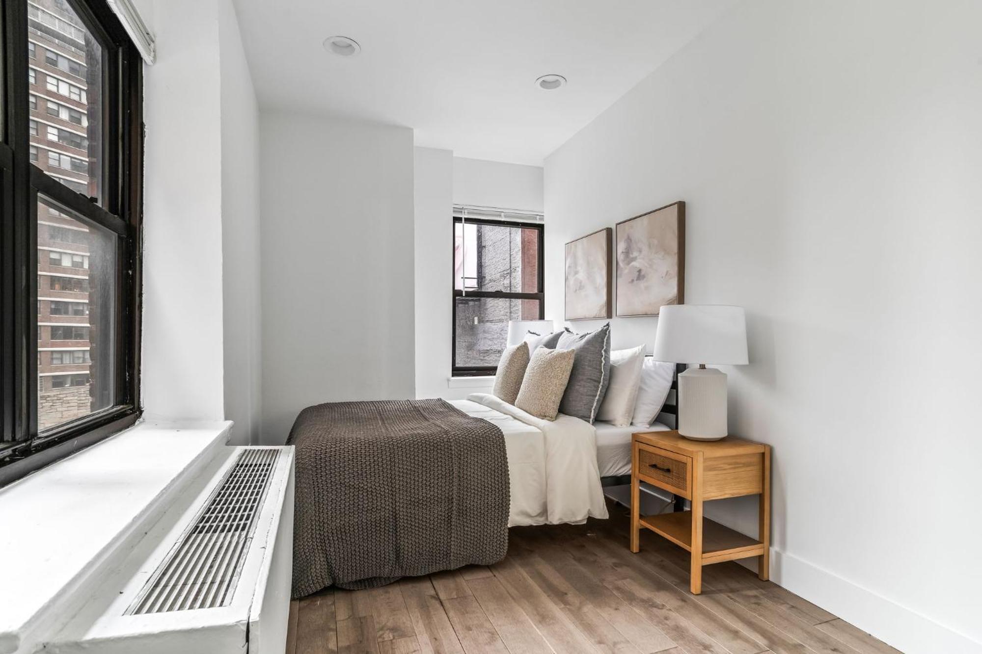 Stylish 2 Bed 1 Bath By The Chrysler Building & Vibrant Murray Hill Apartment
