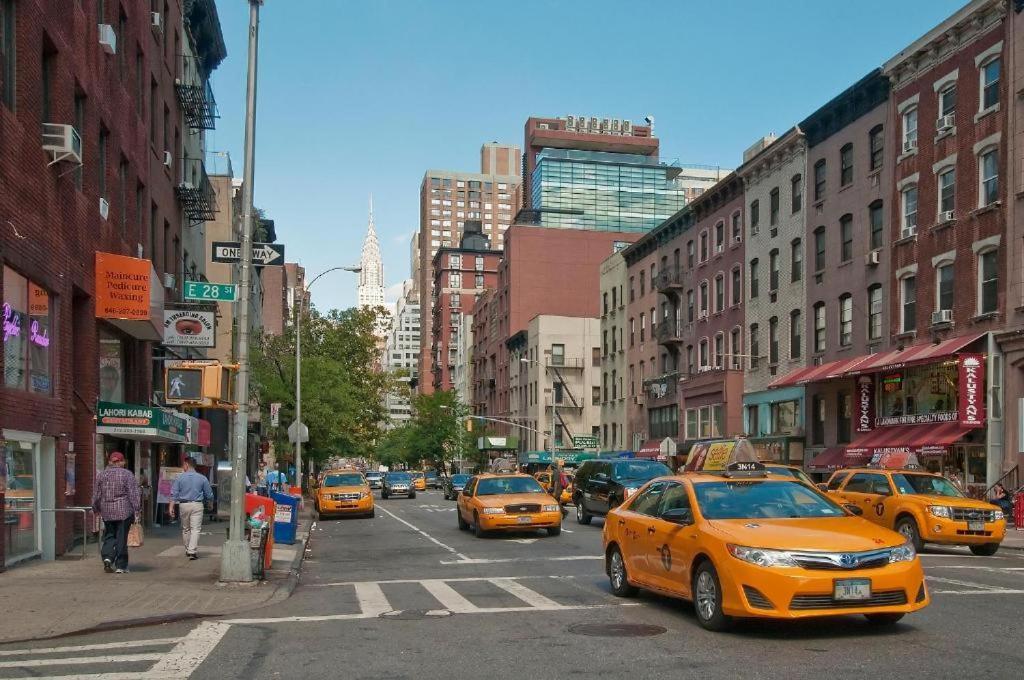Apartment Mid Town East Street Next To Times Square New York City
