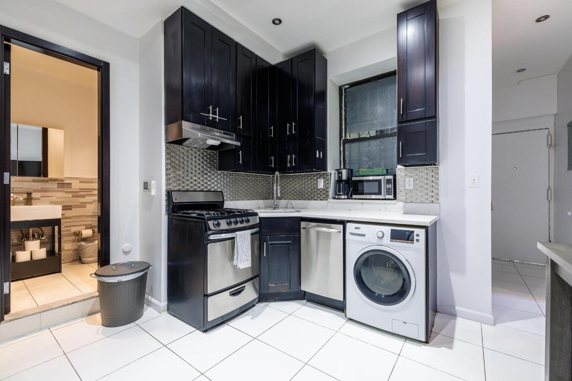 Enjoy Easy Access To The Heart Of Uws Appartement New York