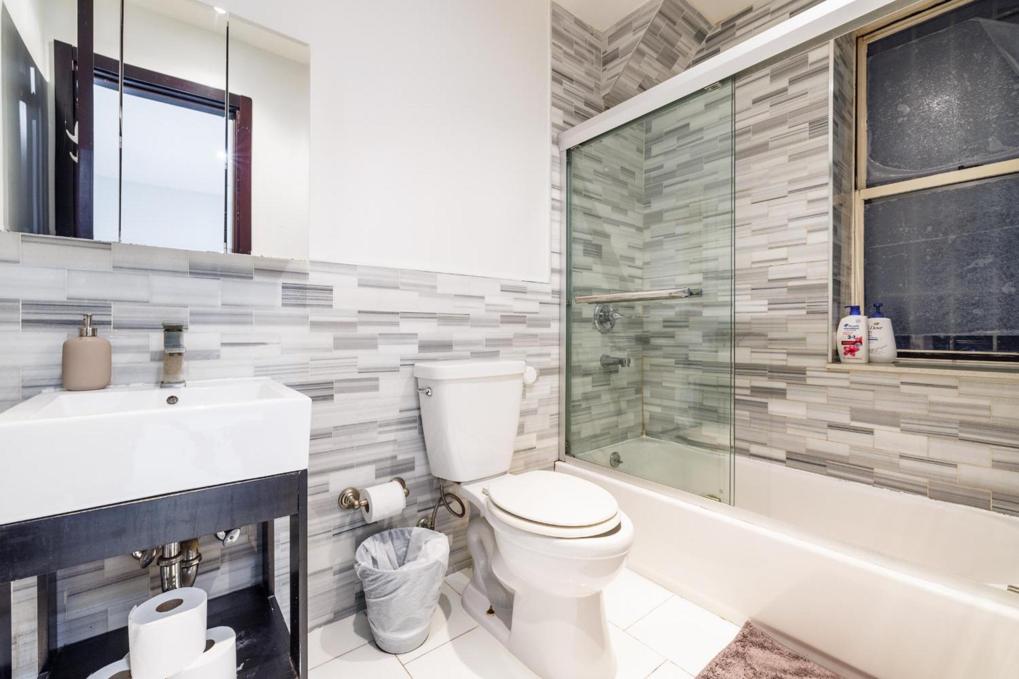 Enjoy Easy Access To The Heart Of Uws * New York