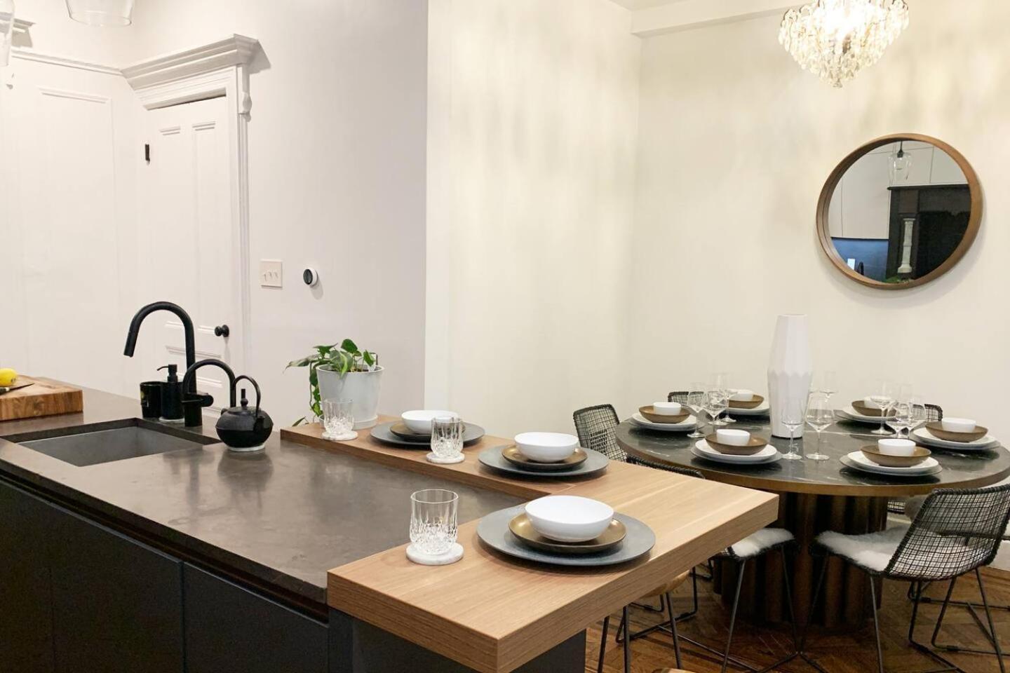 Two Story Luxury Brooklyn Brownstone Appartement *