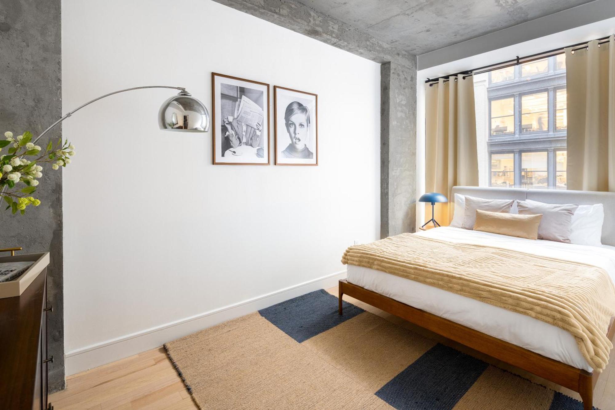 Luxury Full Floor Chelsea With Washerdryer 2bd