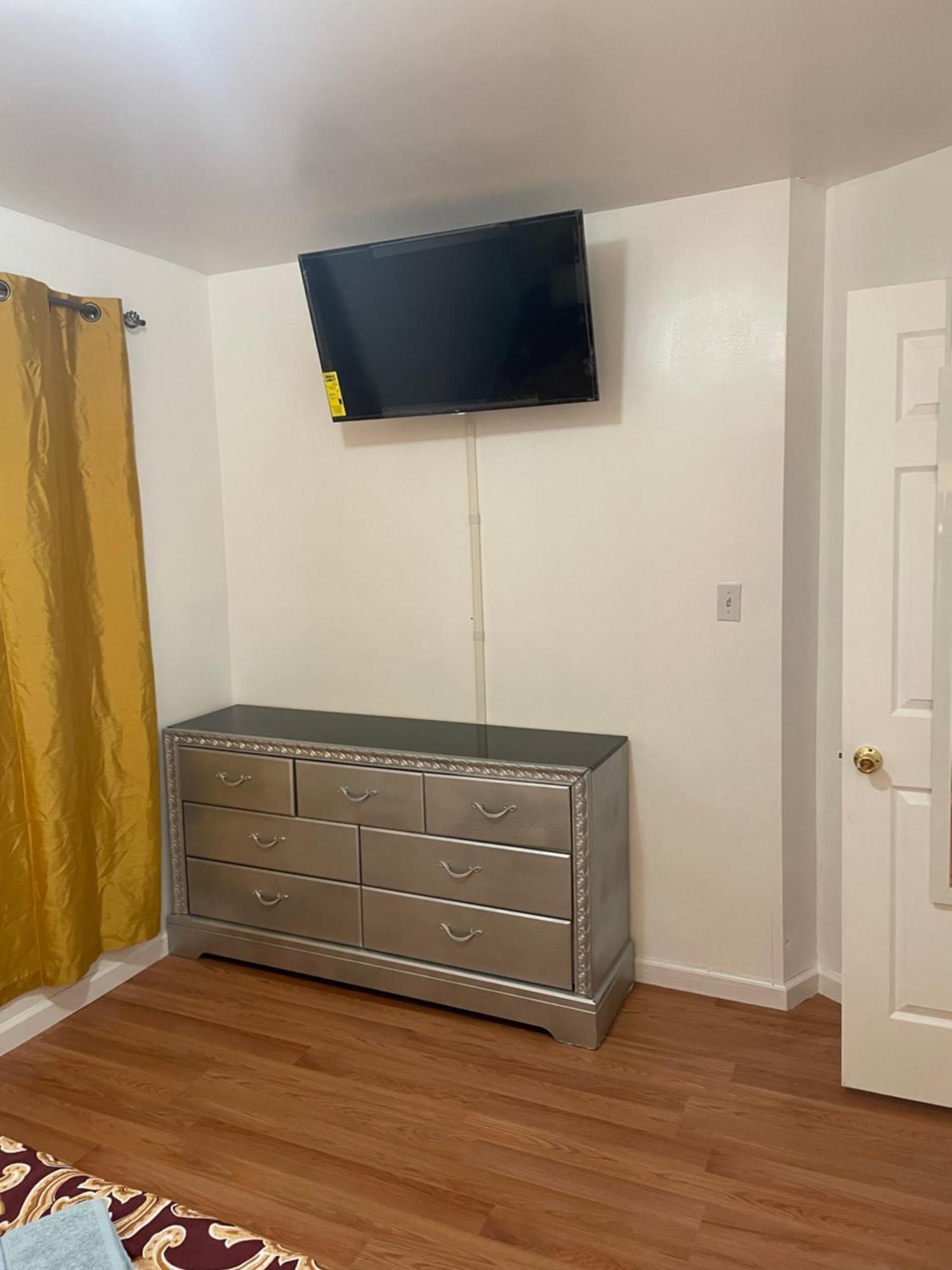 Luxurious 3 Bedrooms Apt With Master 2 Bathrooms New York