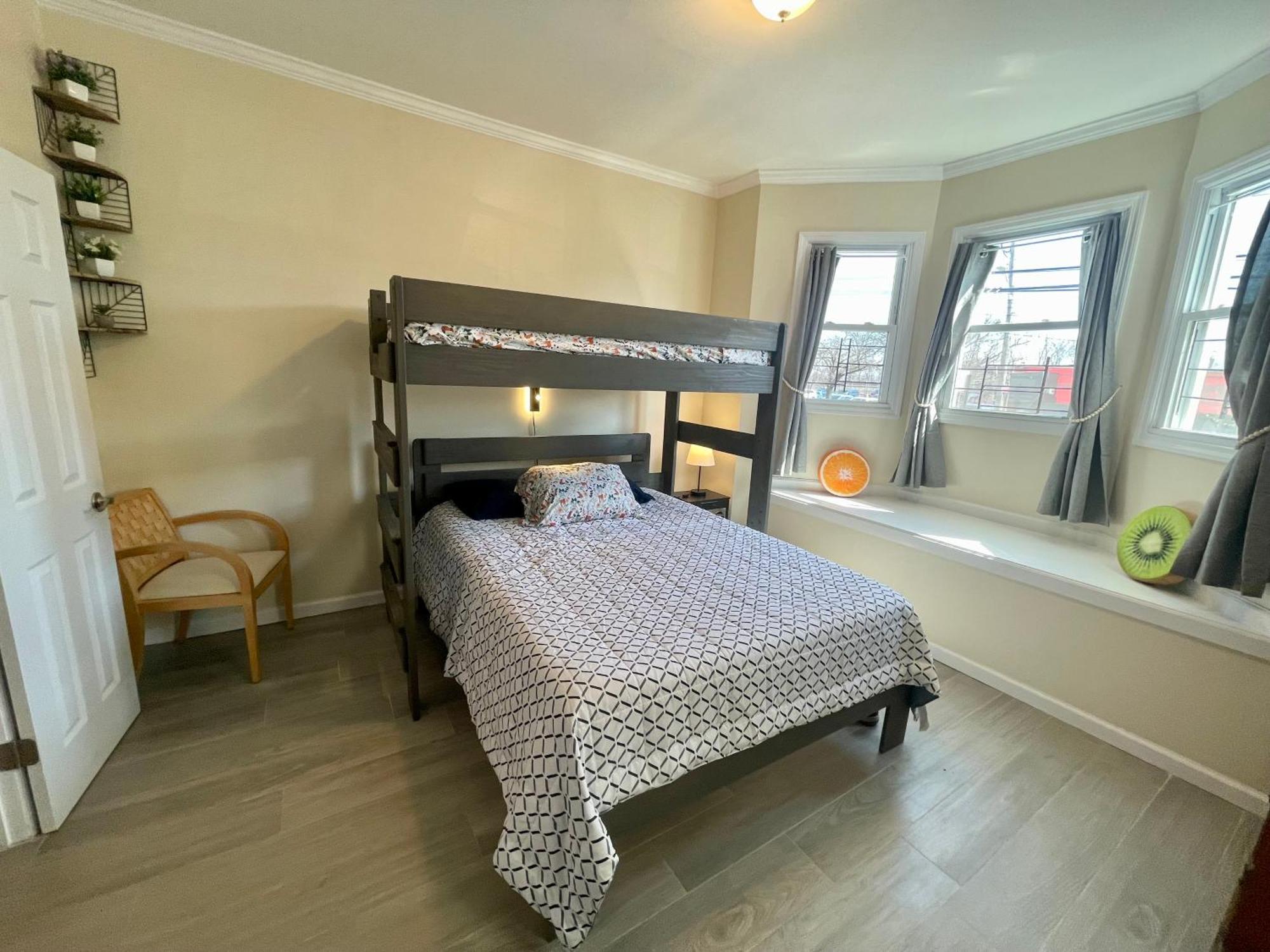 Accommodatie bij particulieren Private Bedroom Near Free Ferry Boat! *