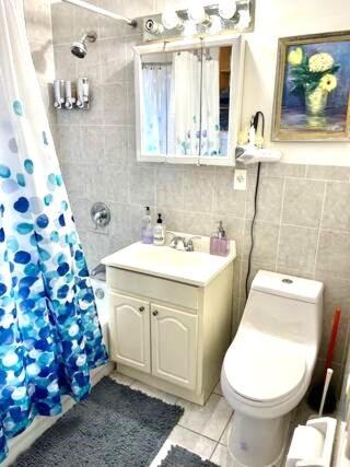 Location, Location To Manhattan, 3 Bedroom Cozy Apt In Lic *