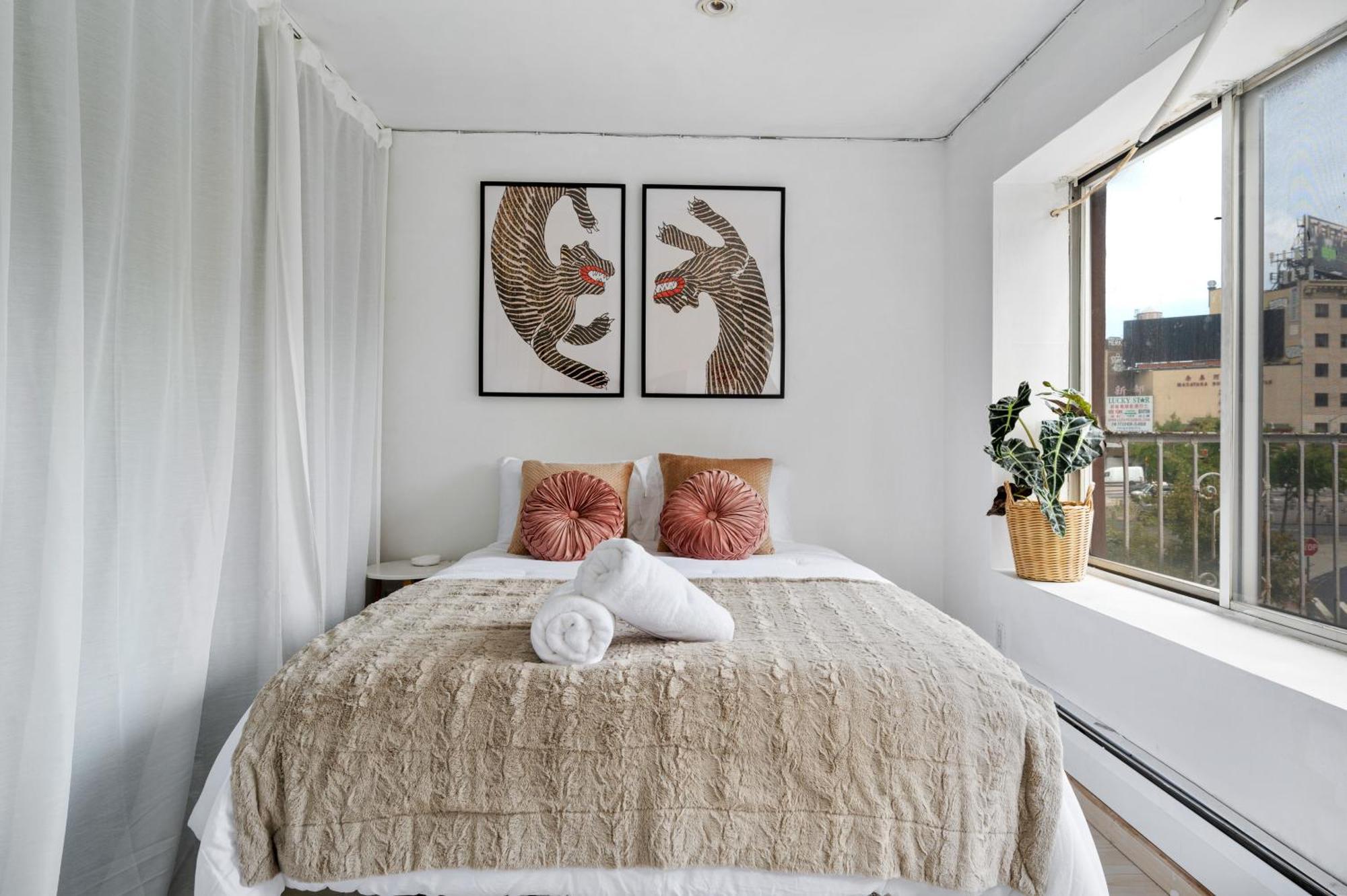 Appartement Chinatown Essential 2 Bedroom 900 Square Feet *