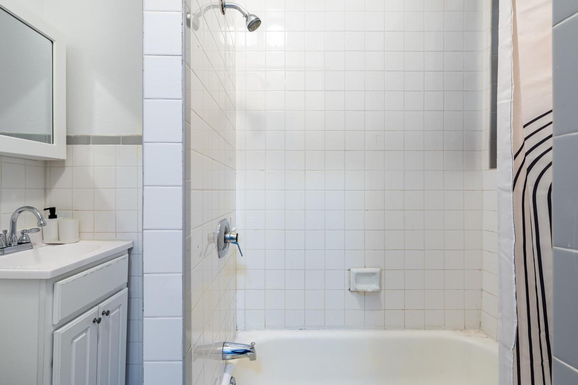 Charming 2-bedroom Haven In Manhattan Appartement