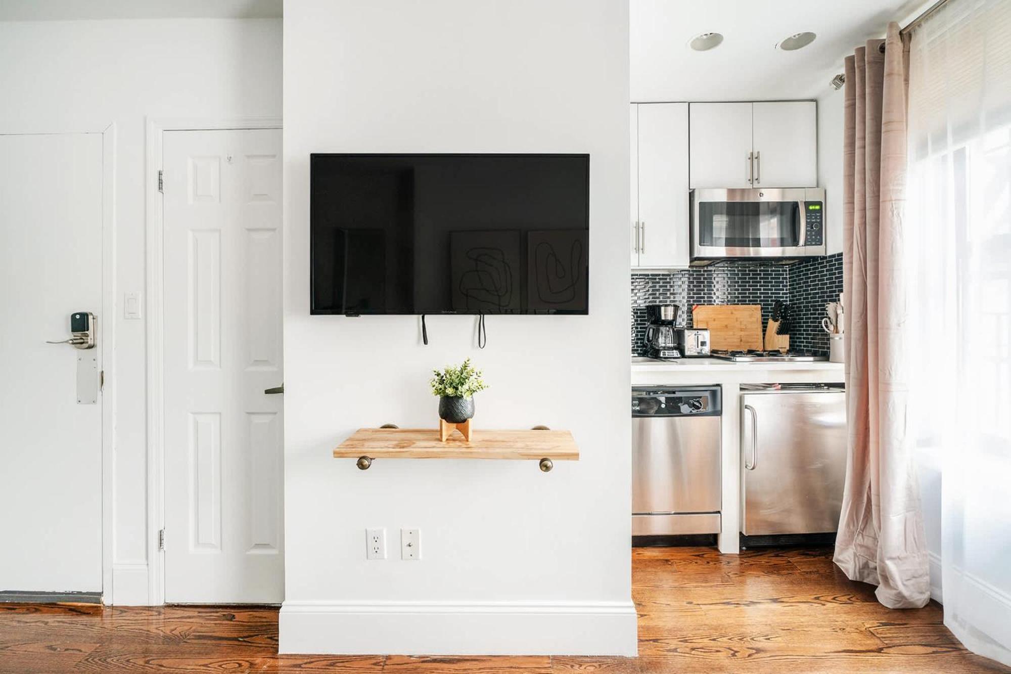 69-3b Prime Lower East Side Brand New 1br *
