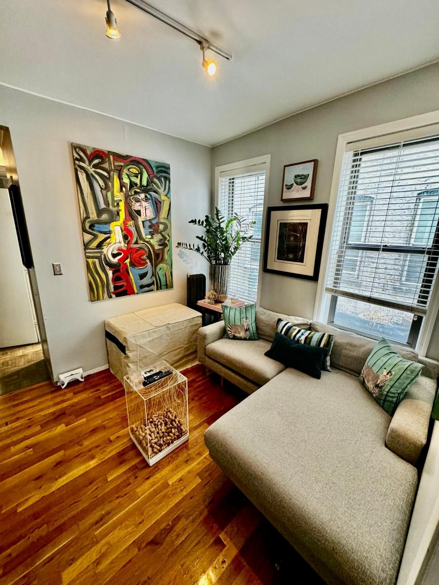 2 Bedrooms Flat 5 Minutes From Times Square New York