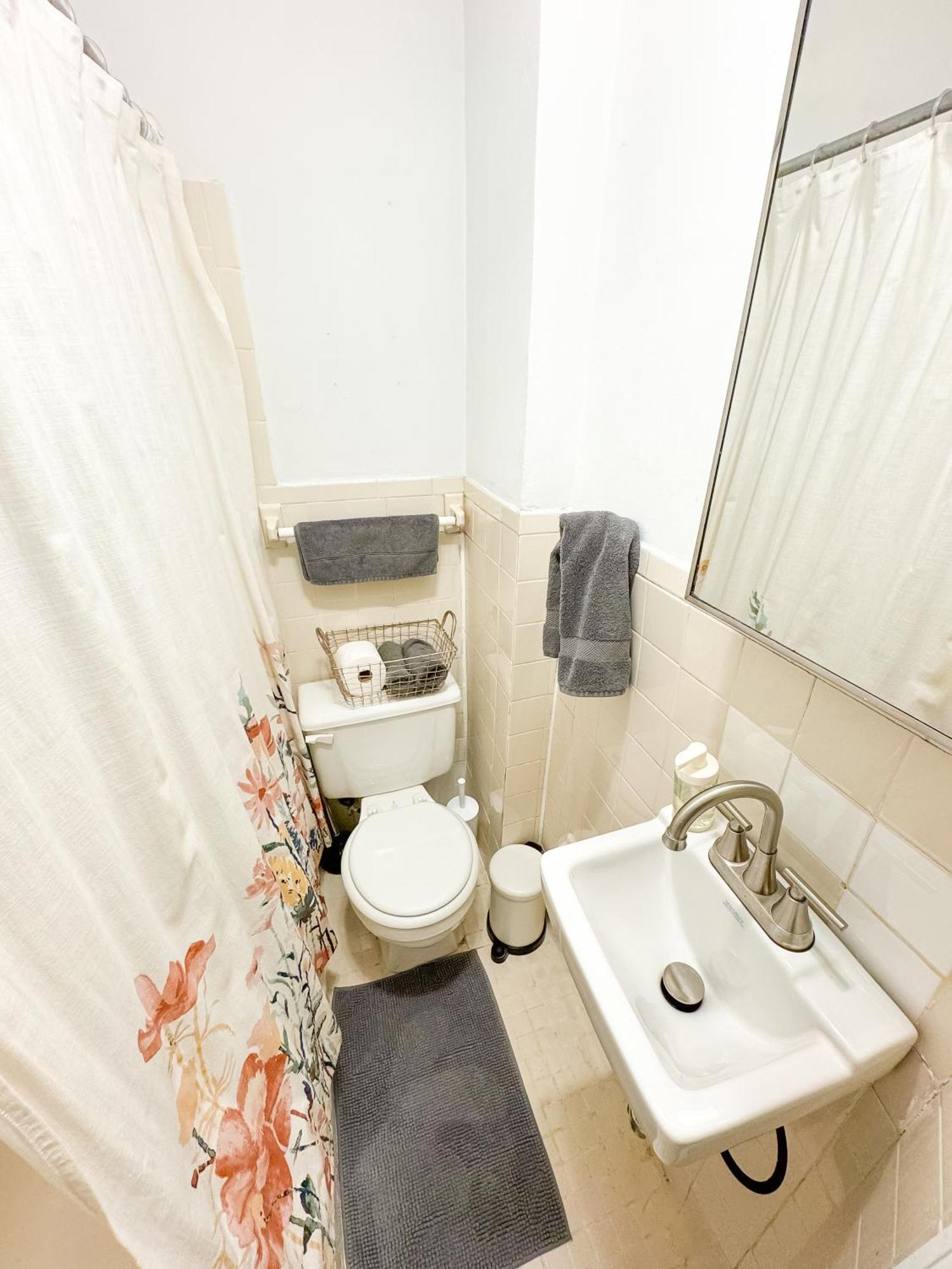 89-2rn 1br In The Upper East Side * New York