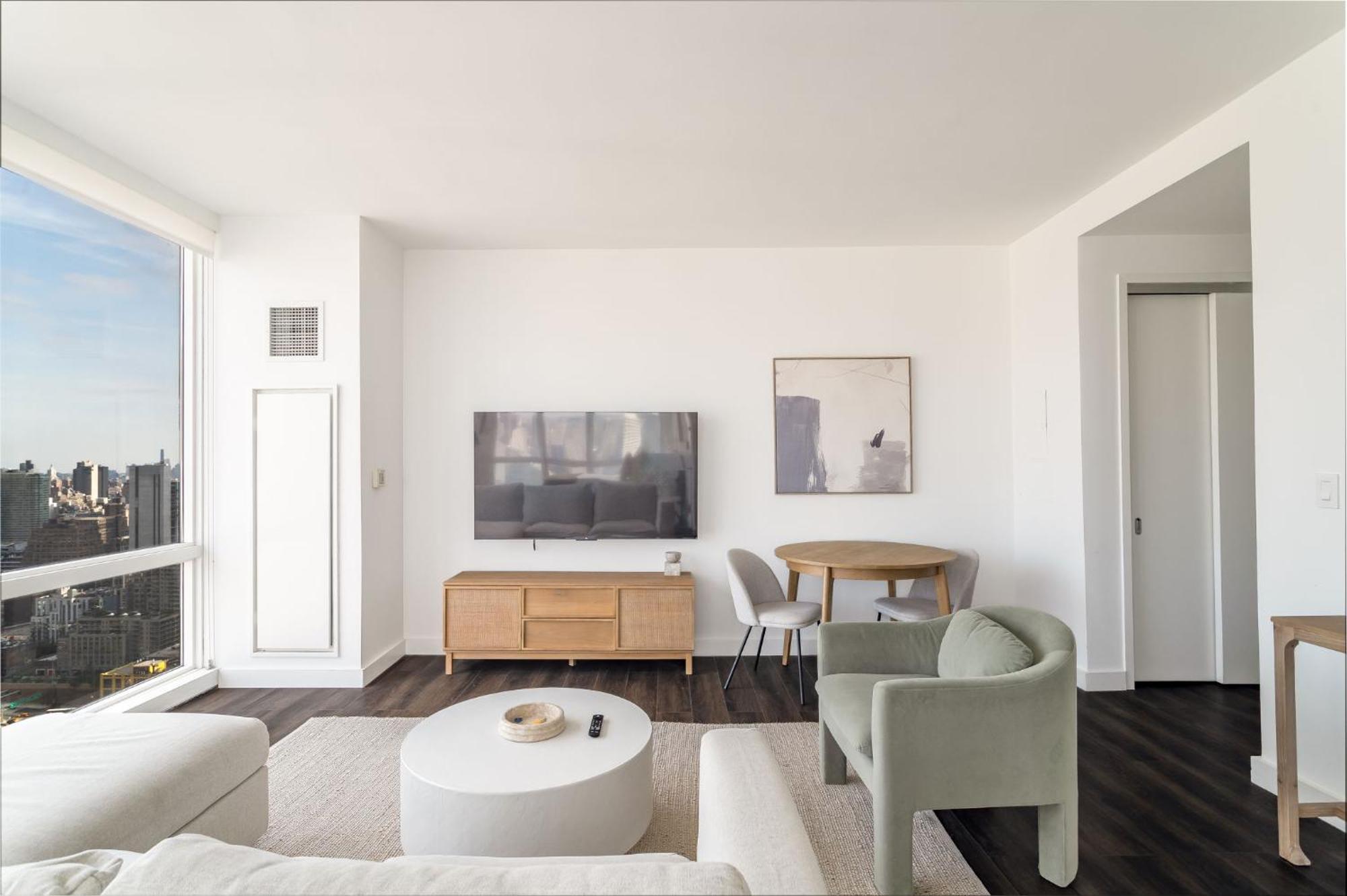 Luxx 2 Bed 1,5 Bath Apt Midtown Appartement