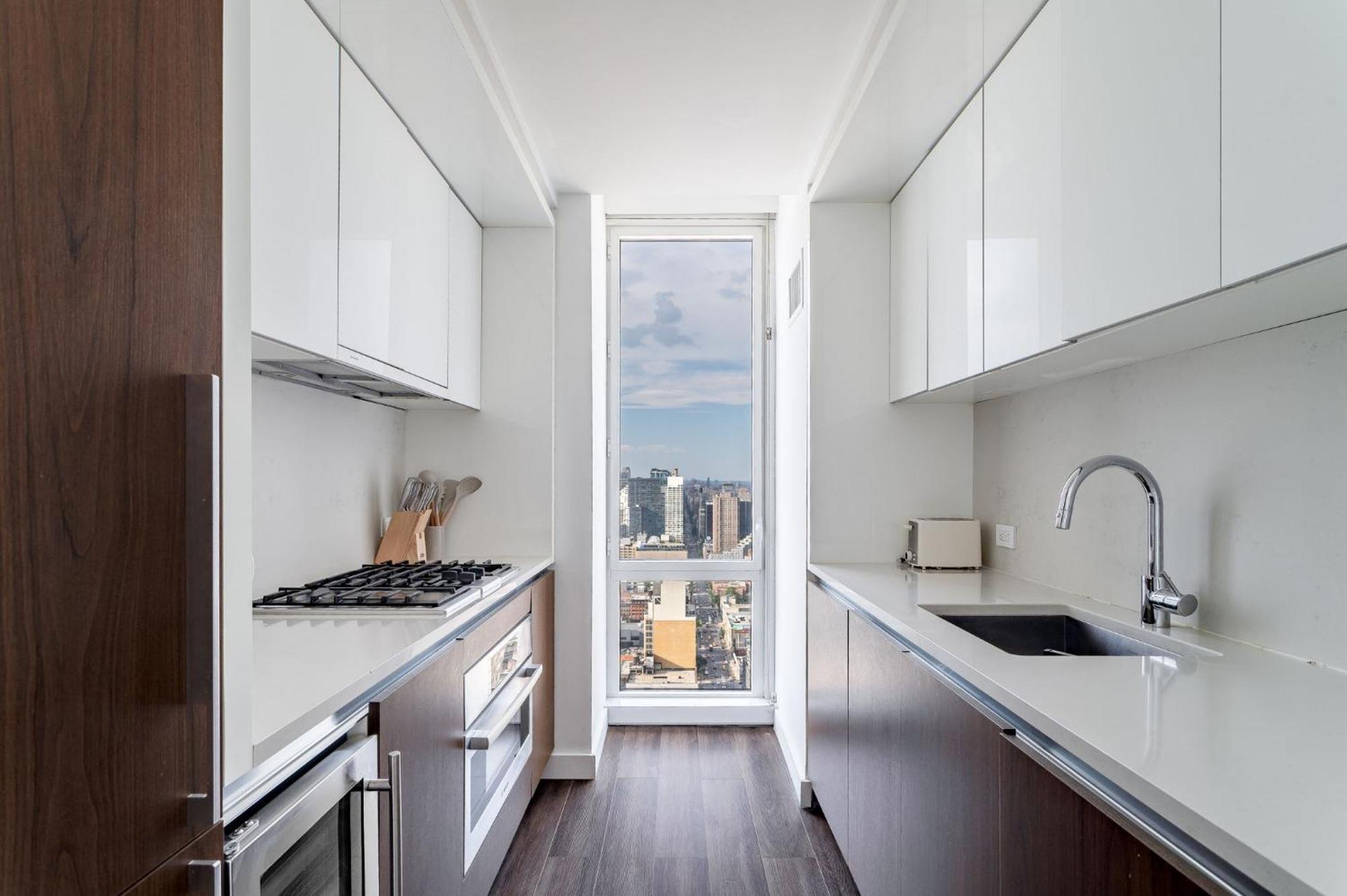 Luxx 2 Bed 1,5 Bath Apt Midtown Appartement *