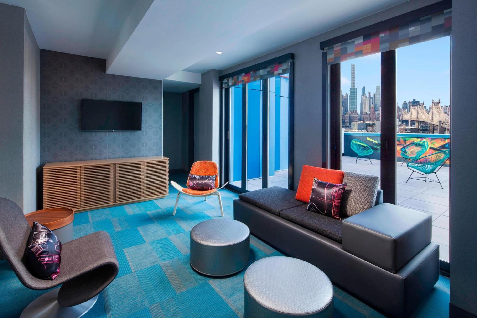 Aloft Long Island City-manhattan View Hotel 4*