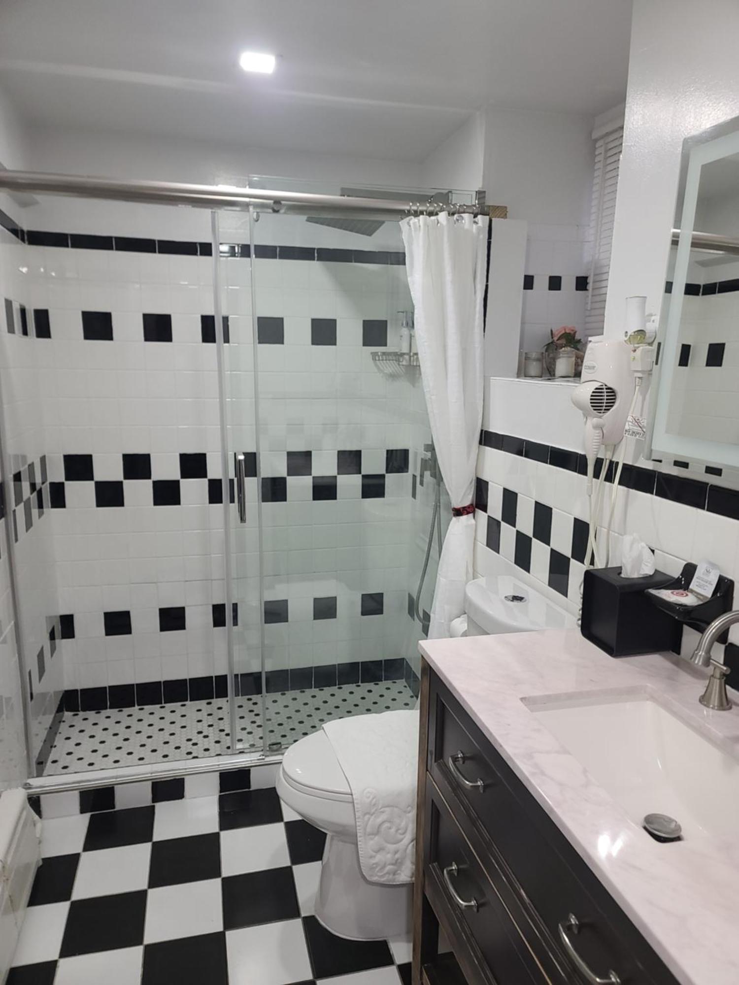 Lovely 2 Bedroom With 2 Entrance And Parking Apartamento *
