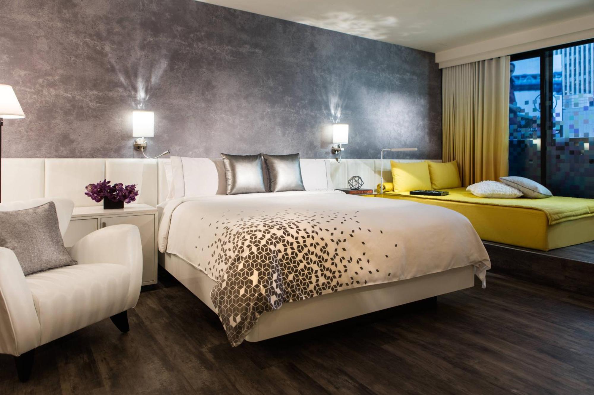 Renaissance Times Square Hotel 4*