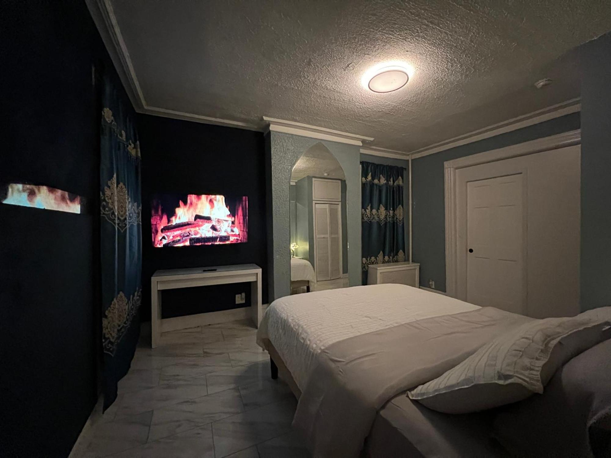 3 Bedrooms In 2nd Floor Modern Brooklyn Home, Close To J Train New York