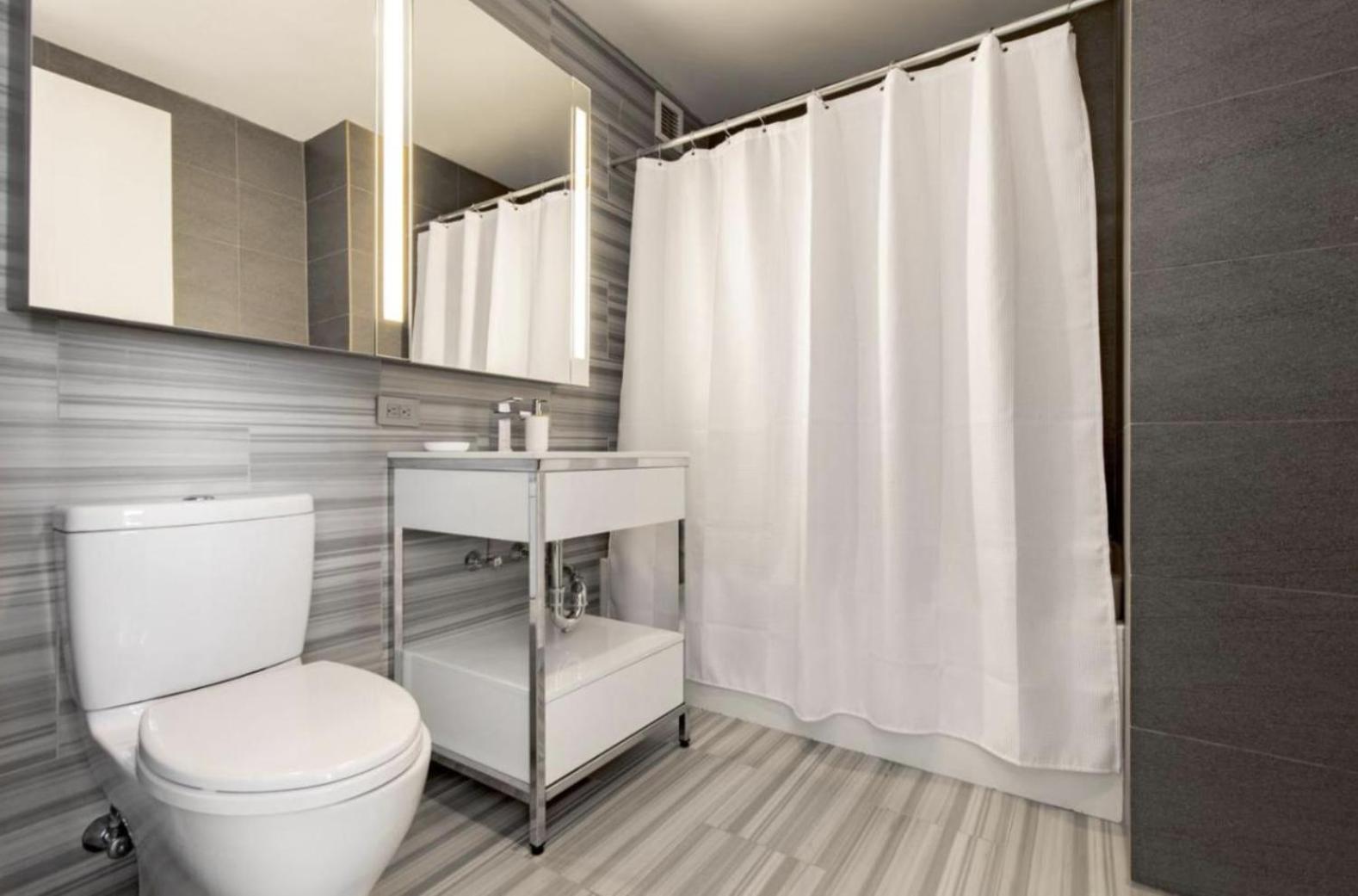 Super Stunning Views With Amazing 2 Beds 1,5 Bath New York