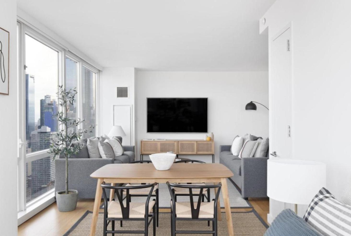 Super Stunning Views With Amazing 2 Beds 1,5 Bath Appartement *