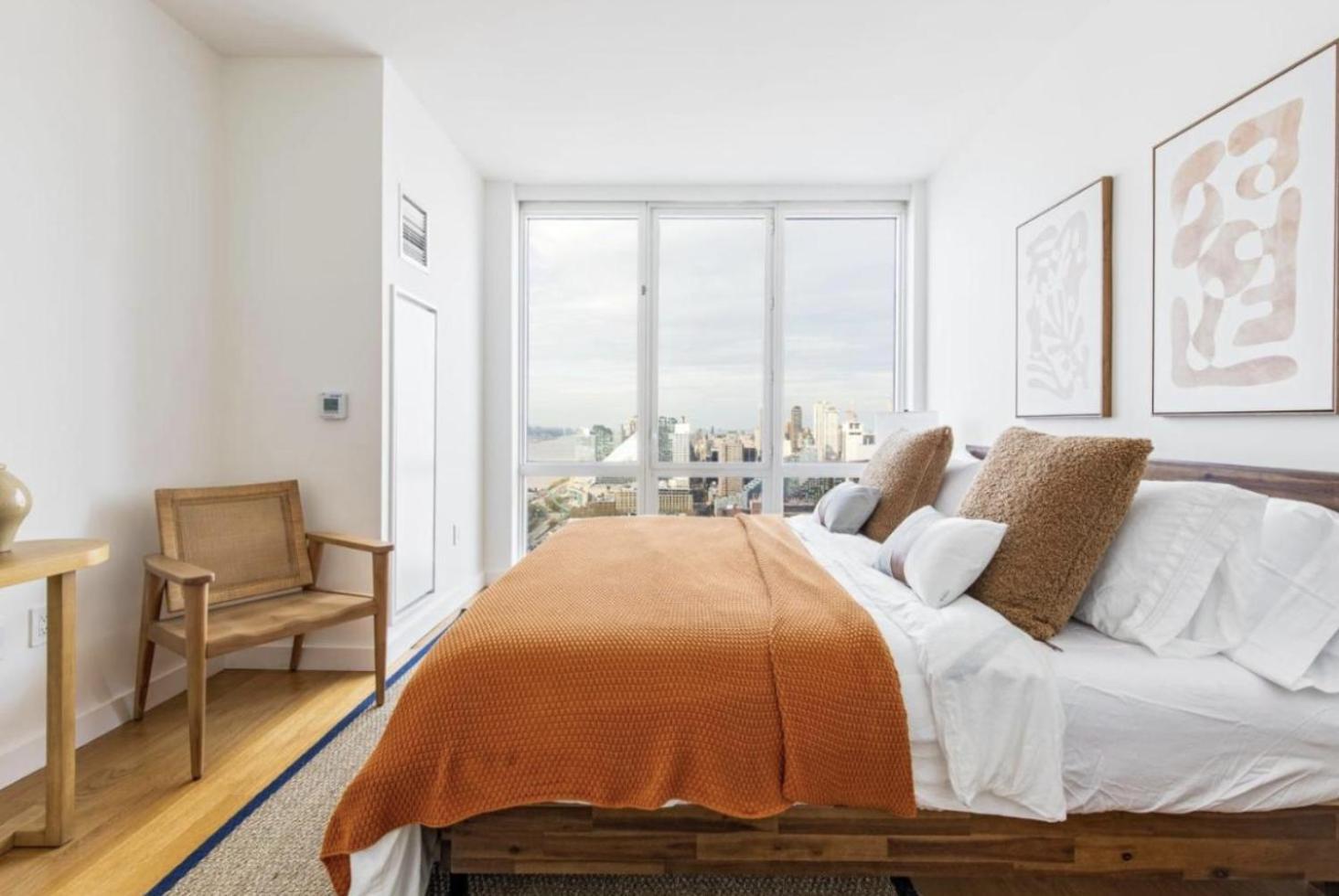 Super Stunning Views With Amazing 2 Beds 1,5 Bath New York