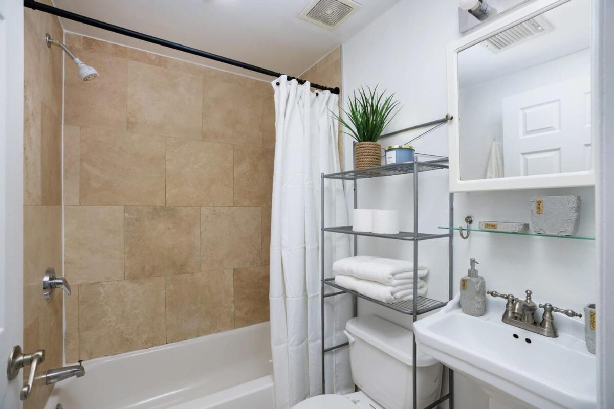 Appartement 1435-3 3 Bedrooms 2bath W&d Prime Upper East *