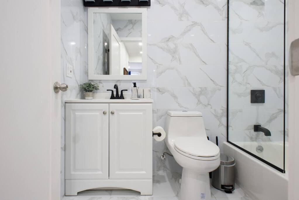240-12 Brand New Prime Location W&d * New York
