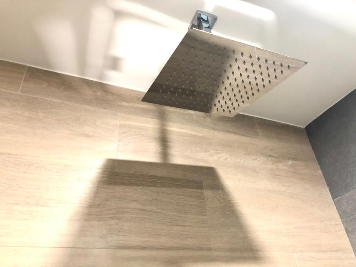 1597-6 Luxury Upper East Side W&d New York