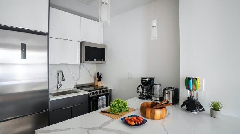1597-11 Prime Ues * New York