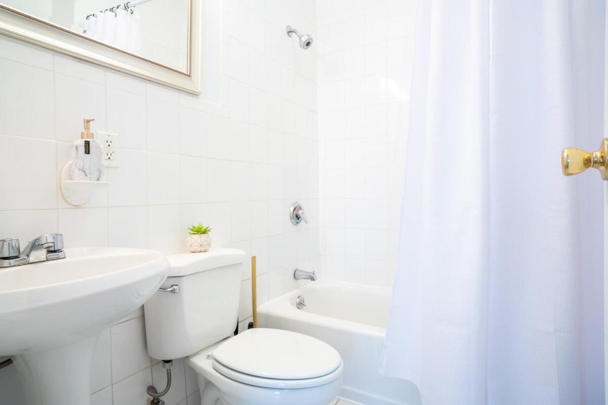 Appartement 1435-4 I 3 Bedrooms 2 Bath Prime Upper East *