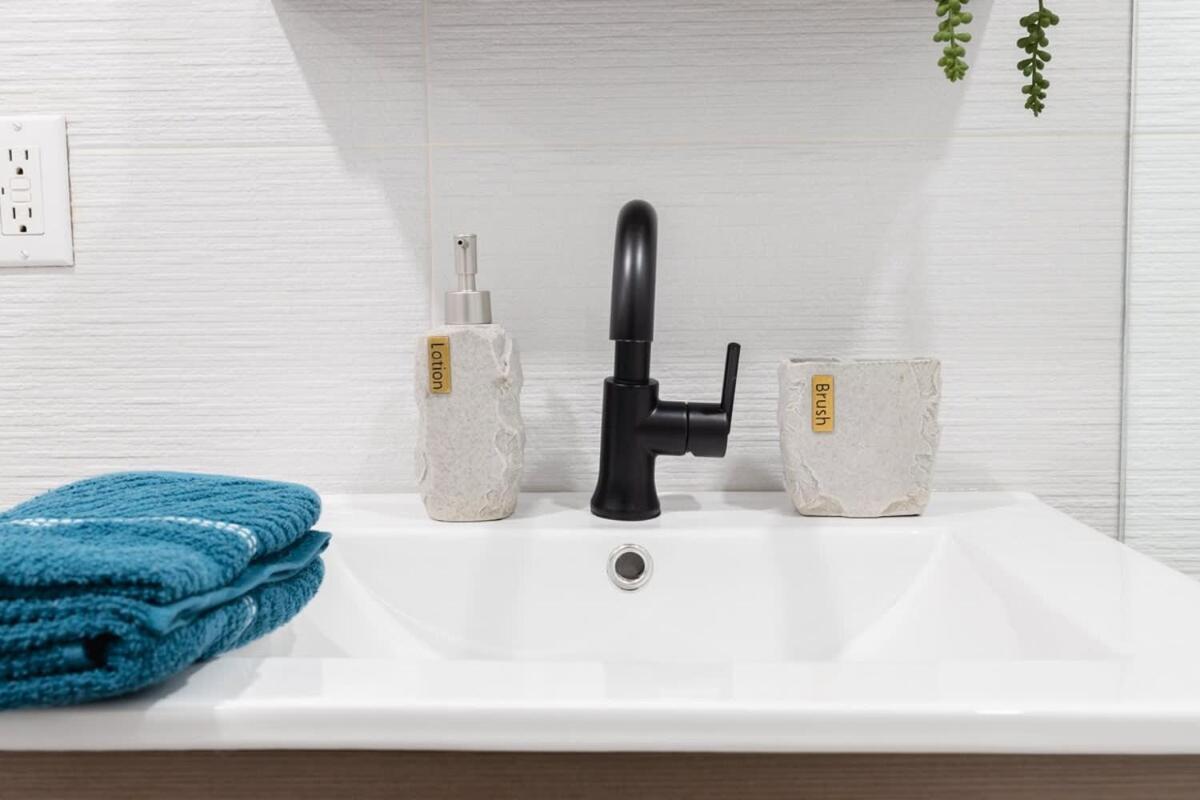 13-2 I Brand New Luxury 2br Prime Union Square