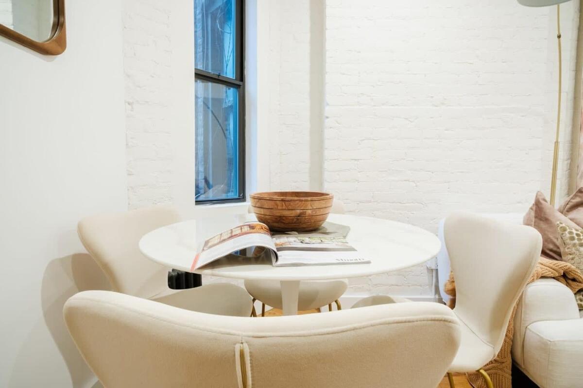 Appartement 1288-4rn Newly Furnished Prime Ues 2br