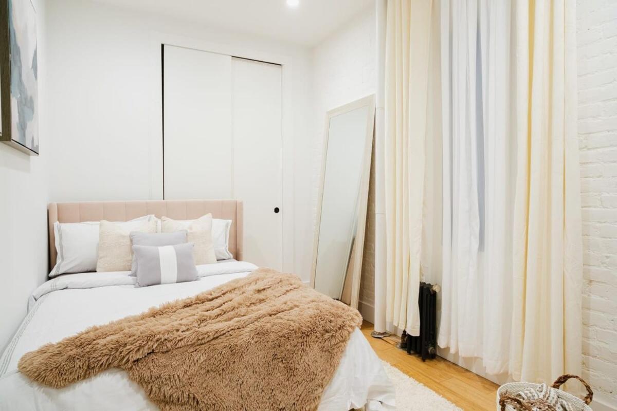 1288-4rn Newly Furnished Prime Ues 2br *