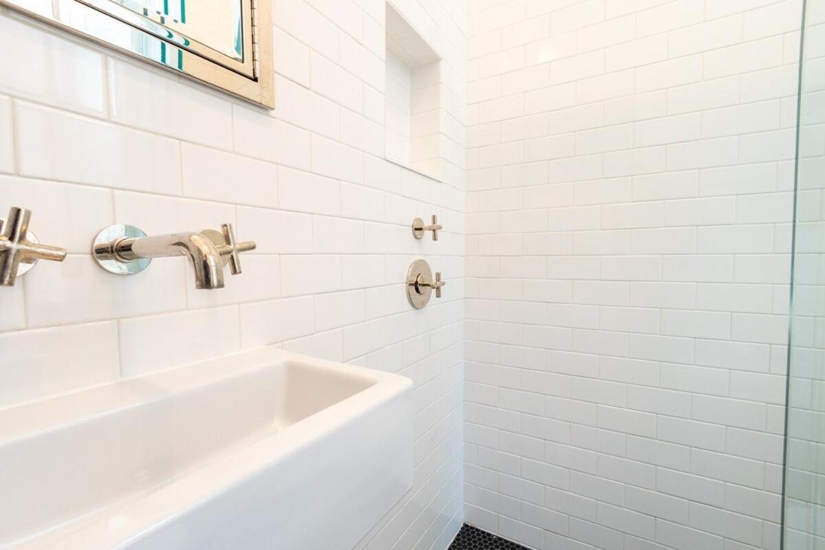 Appartement E10-2 Designer East Village Townhouse 1br *